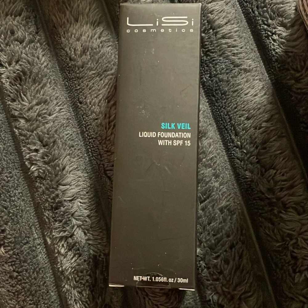 LiSi Cosmetics Makeup SILK VEIL Liquid Foundation with SPF #106